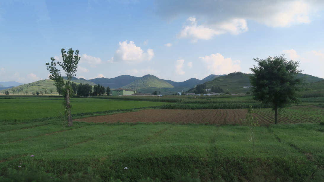 Paisaje en el camino a Wonsan.